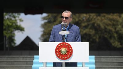 Cumhurbaşkanı Erdoğan'dan Adnan Menderes'in anıt mezarına ziyaret