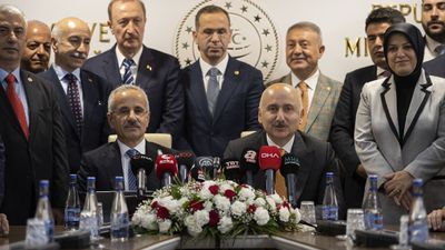 Ulaştırma Bakanlığı'nda görev teslimi yapıldı