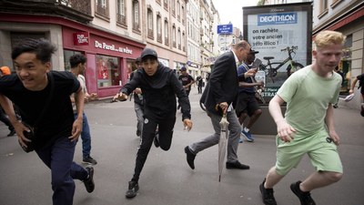 Fransa'da protestolara katılan çocukların aileleri sorumlu tutulacak