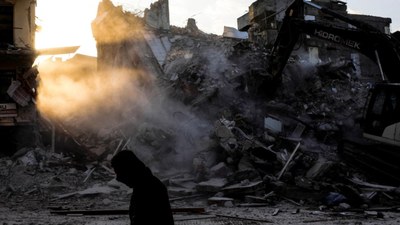 Bakan Yılmaz Tunç açıkladı: Deprem soruşturmalarında 351 kişi tutuklandı