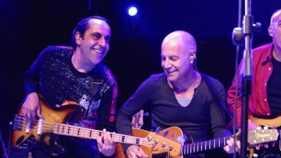 Özkan Uğur'un acı haberi ile yıkılan Mazhar Alanson, canlı yayında ağlamaktan konuşamadı...