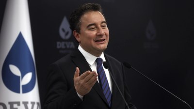 Ali Babacan'ın Menzil Şeyhi'yle ilgili başsağlığı mesajı muhaliflerin tepkisini çekti