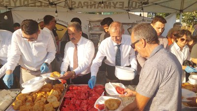 Tekirdağ'da karpuz şenliğinde uzun kuyruklar oluştu