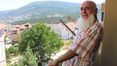 Amasya'da yaşayan 81 yaşındaki vatandaş üniversite hayali kuruyor