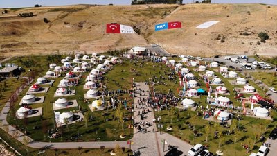 Ahlat’ı iki günde 120 bin kişi ziyaret etti