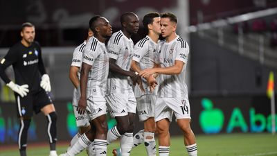 Beşiktaş, Dinamo Kiev'i son dakika golüyle devirdi