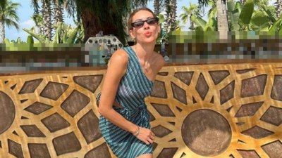 Sinem Kobal yaz pozlarına yenilerini ekledi
