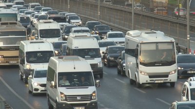 İstanbul'da okulların açılmasıyla trafik başladı