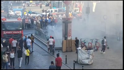 İstanbul'da metro durağında yangın çıktı: Yürüyen merdiven yandı