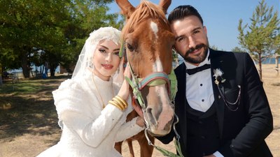 Van'da gelin arabasının önü kesip damada tavla oynattılar