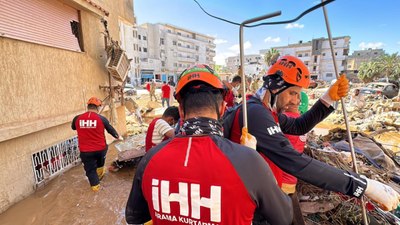 Libya'da sel! İHH 15 kişilik ekibiyle felaket bölgesinde