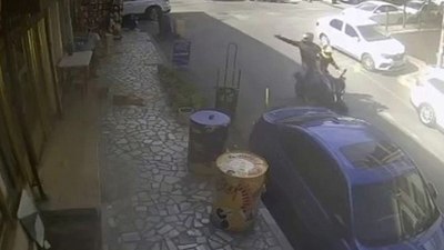Şişli'de motosikletli kişilerin silahlı saldırısı görüntülendi