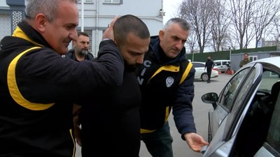 Bursa ve İstanbul'da cinayet işledi! Kafasını kestiği ev arkadaşını buzdolabında sakladı