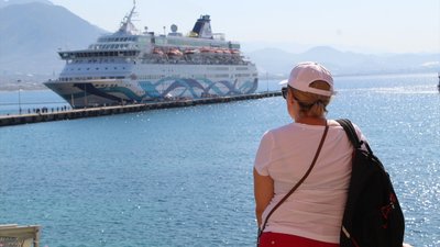 İsrailli 1.606 turist, kruvaziyerle Alanya'ya geldi