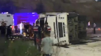 Elazığ'da kontrolden çıkan kamyonun devrildiği kazada 5 kişi yaralandı