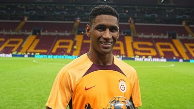 Tete'nin Galatasaray formasına attığı imza olay oldu