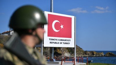 Türkiye'den Yunanistan’a yasa dışı yollarla geçmeye çalışan 5 kişi yakalandı