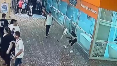 Gaziosmanpaşa'daki AVM'de yan baktın kavgası: Dayaktan bilinci kapandı