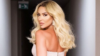 Hadise'den üstsüz paylaşım! Sırtını dönüp poz verdi...
