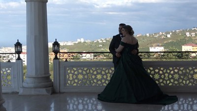 Trabzon'da deniz manzaralı cami avlusu, düğün fotoğrafı stüdyosu oldu