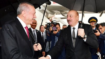 Cumhurbaşkanı Erdoğan Nahçıvan'da: İlham Aliyev havaalanında karşıladı