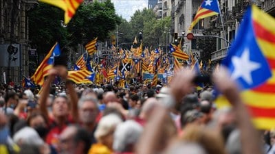İspanya'da Katalanlar'ın hükümet kurma şartı: Bağımsızlık referandumu