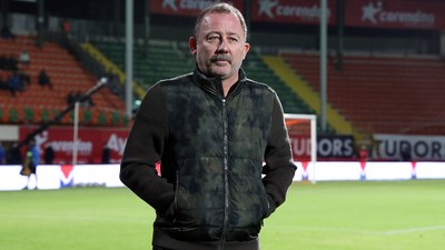Sergen Yalçın, Samsunspor'la Süper Lig'e dönüyor