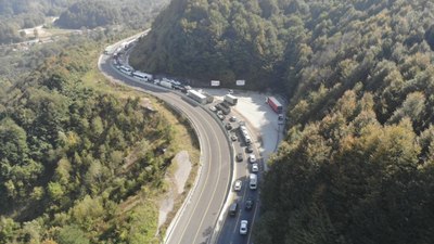 TEM Otoyolu'nun Ankara istikametinde yol çalışması! Trafik durma noktasına geldi...