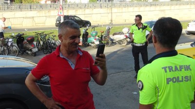 Antalya'da korsan turist taşımacılığı! Polise yakalandı başka korsan taksi çağırdı