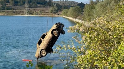 Samsun'da 7 yıl önce çalınan 1979 model otomobil göletten çıktı