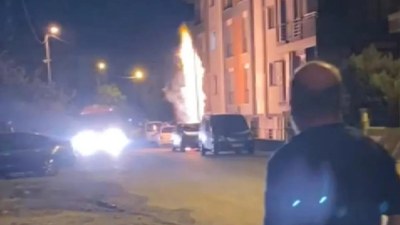 İstanbul'da alev alan doğalgaz kutusu paniğe neden oldu