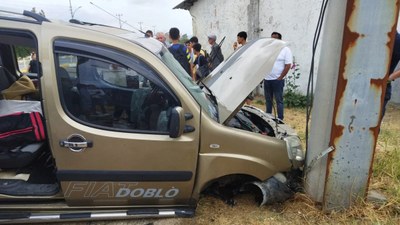 Türkiye yağışların etkisi altında! Edirne'de kayganlaşan yolda kaza yaptılar....