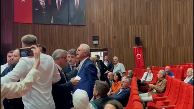 CHP Kocaeli Kongresi olaylı geçti: Çakal! Benim canımı sıkma