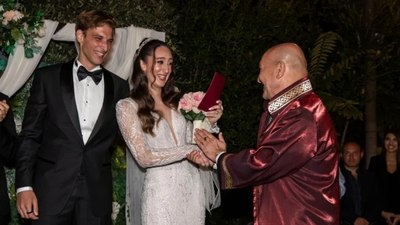 Filenin sultanı Ayça Aykaç nikah masasına oturdu! Ekip arkadaşları erik dalı oynadı...