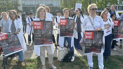 Almanya’da doktorlar iş bıraktı: Yükümüz ağır, ücret artışı az