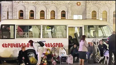 Karabağ'dan son otobüs de kalktı: Bölgede Ermeni göçü sona erdi