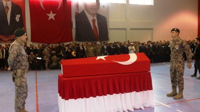 Bitlis'te şehit polis memuru Ertuğrul Kırık'a tören düzenlendi
