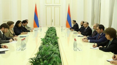 Azerbaycan'dan Fransa'ya Ermenistan tepkisi: Silahlandırma girişimleri kabul edilemez