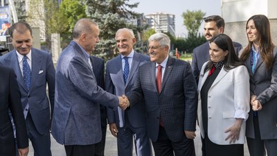 Cumhurbaşkanı Erdoğan AK Parti Genel Merkezi'ne geldi