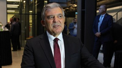 Abdullah Gül'den İsrail'e tepki: Dünyanın gözü önünde katliam yapıyorlar