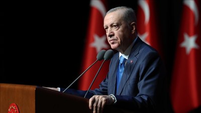 Cumhurbaşkanı Erdoğan'dan A Milli Futbol Takımına tebrik