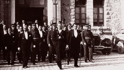 Atatürk ve silah arkadaşlarının Cumhuriyet’e giden yolculuğu