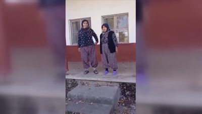 Tokatlı teyzelerden şiirli Cumhuriyet Bayramı kutlaması