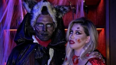 Spor camiasının Halloween pozları