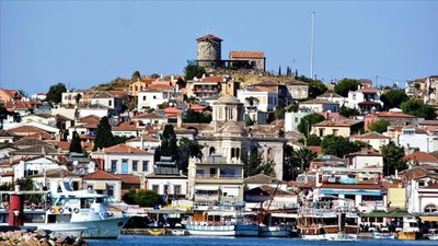 Ayvalık; tarih, doğa, deniz ve gastronomisi ile öne çıkıyor