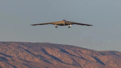 Yeni nükleer hayalet bombardıman uçağı B-21 Raider ilk kez havalandı