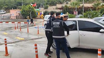 İzmir'de FETÖ operasyonu! Zaman gazetesinin firari ismi yakalandı