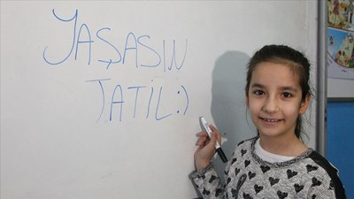 MEB'den öğretmen, öğrenci ve velilere anket: 'Ara tatil kaldırılsın mı, devam etsin mi'