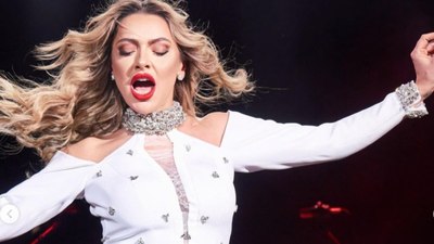 Almanya turnesine çıkan Hadise, tarzıyla beğeni topladı