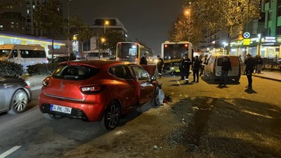 İstanbul Esenyurt'ta İETT otobüsüne çarpan otomobilin sürücüsü öldü